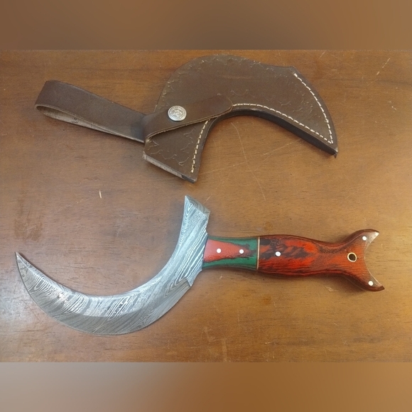 New Damascus Steel Blade Mens Hunting Knife Sickle Cosplay - Picture 2 of 2